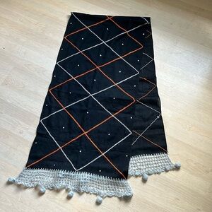 Irene Van Ryb 100% Wool Halloween long table runner crochet spider web 80x19”